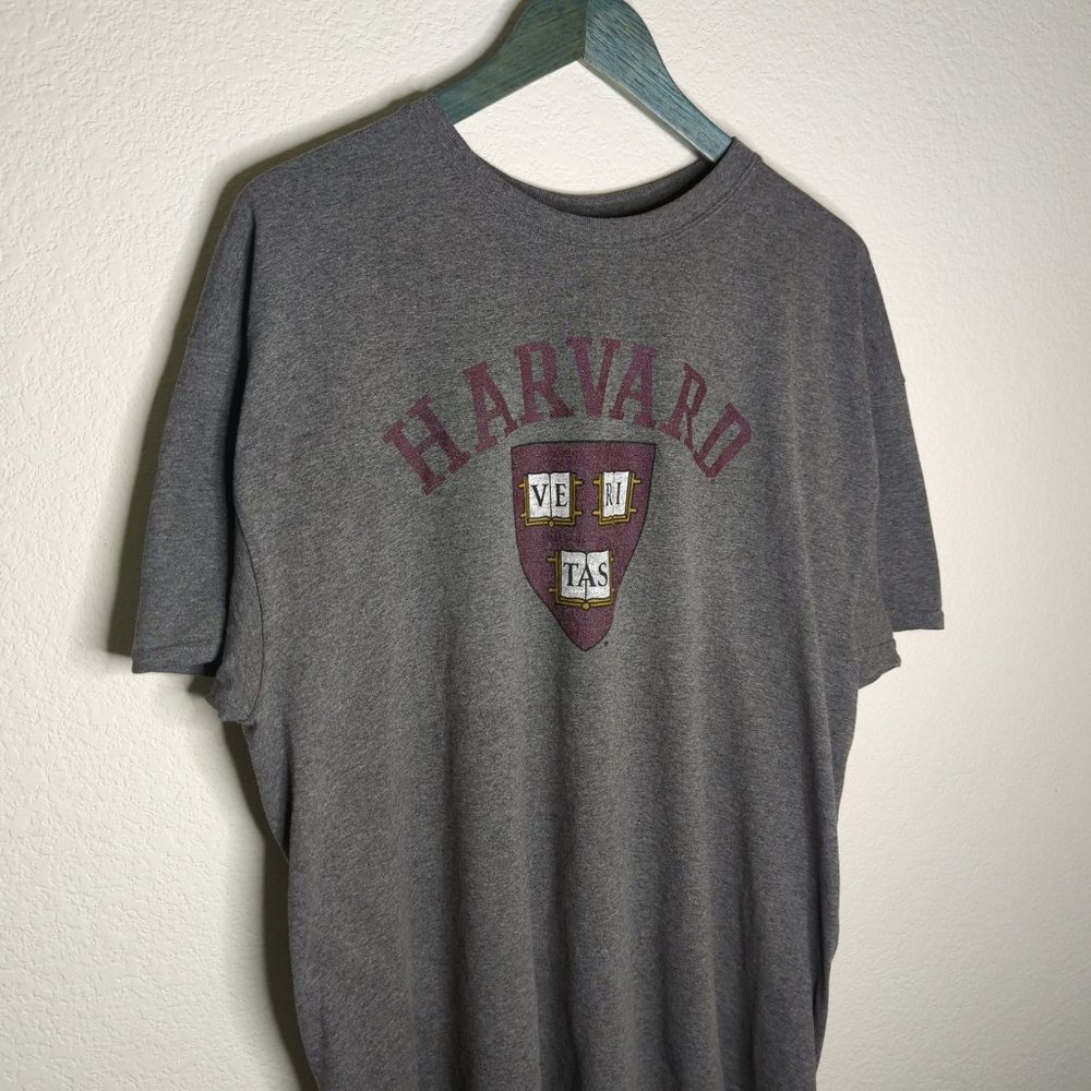 Gildan Harvard Crest Tee